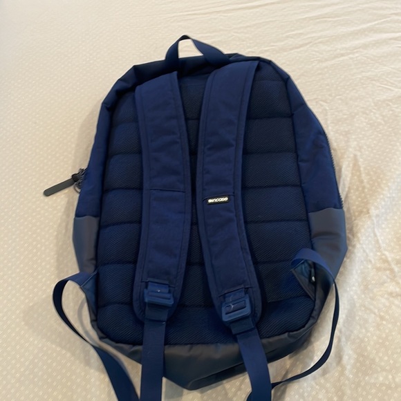 Incase Compass Backpack with flight Nylon - Picture 2 of 5